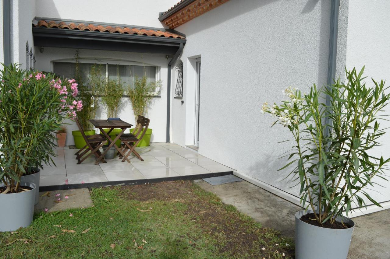 Domaine De L'Espiguette Bed & Breakfast Biganos Exterior photo